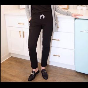 High Waisted Yola Skinny Scrub Pants 2.0 in Black